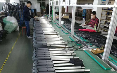 Shenzhen songrui electric door &amp; window systems Co., Ltd ligne de production en usine