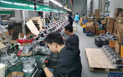 Shenzhen songrui electric door &amp; window systems Co., Ltd ligne de production en usine